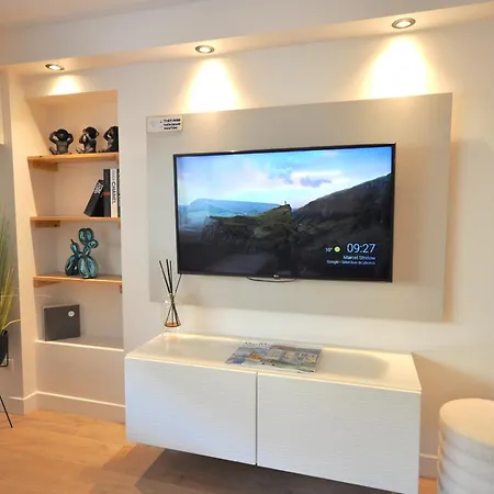 Апартаменты Monaco # - 4 Persons - Hypercenter - And Sun - Private Parking - Clim - Full Renovated - Fast Wifi *