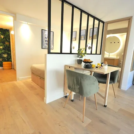 Monaco # - 4 Persons - Hypercenter - And Sun - Private Parking - Clim - Full Renovated - Fast Wifi Ментона
