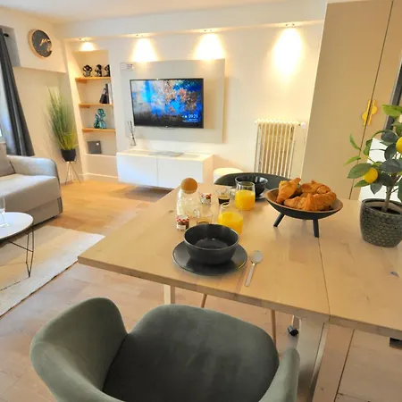 Monaco # - 4 Persons - Hypercenter - Private Parking - Clim - Full Renovated - Fast Wifi شقة *