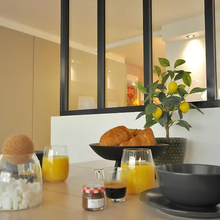 Апартаменты Monaco # - 4 Persons - Hypercenter - And Sun - Private Parking - Clim - Full Renovated - Fast Wifi Ментона