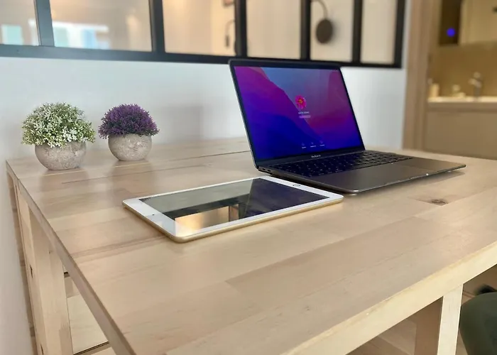 Апартаменти Monaco # - 4 Persons - Hypercenter - Private Parking - Clim - Full Renovated - Fast Wifi