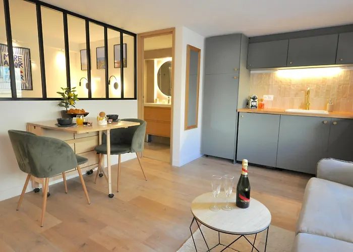 Monaco # - 4 Persons - Hypercenter - Private Parking - Clim - Full Renovated - Fast Wifi Lejlighed