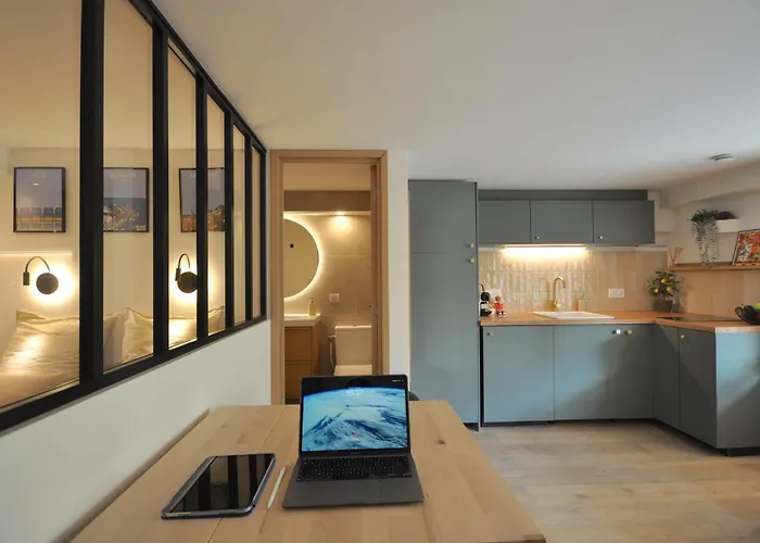 Monaco # - 4 Persons - Hypercenter - Private Parking - Clim - Full Renovated - Fast Wifi * Menton