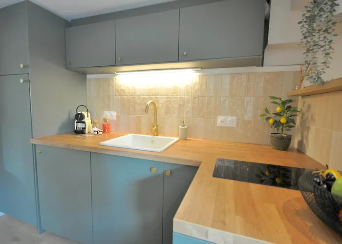 Апартаменти Monaco # - 4 Persons - Hypercenter - Private Parking - Clim - Full Renovated - Fast Wifi